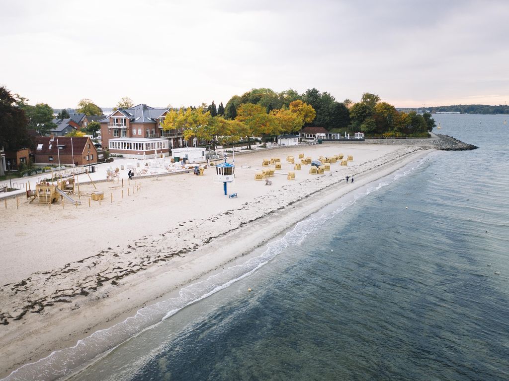 Heikendorf Ostseebad Strandhotel mit Sauna by Belvilla