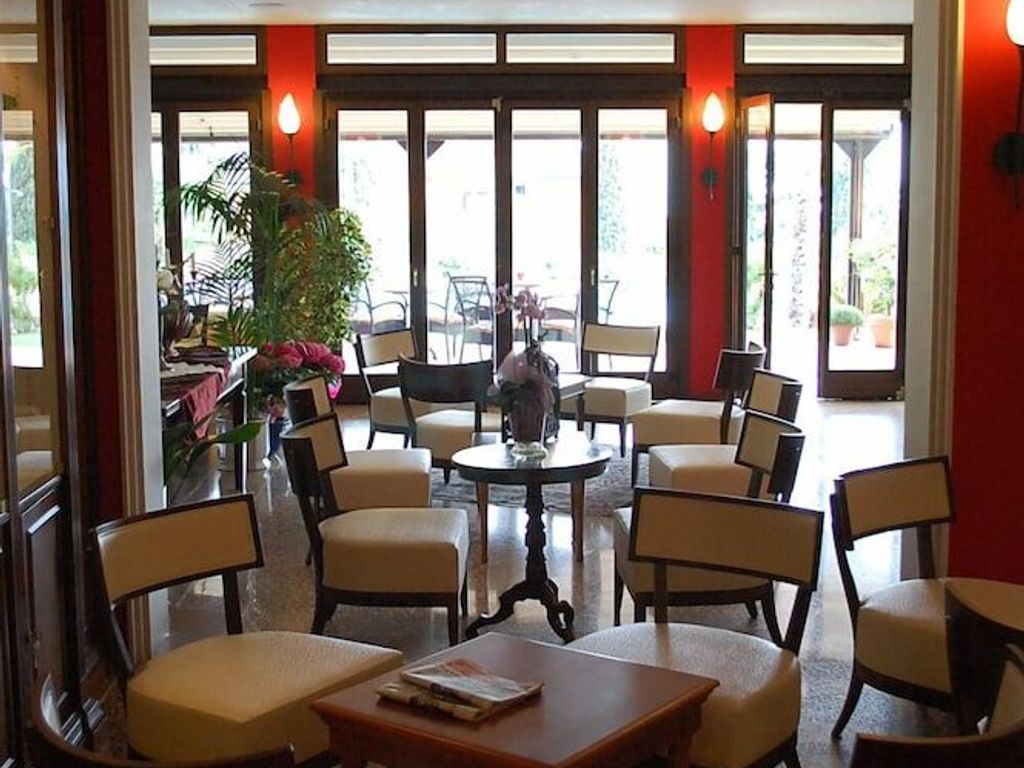 Villa Madrina Lovely and Dynamic Hotel