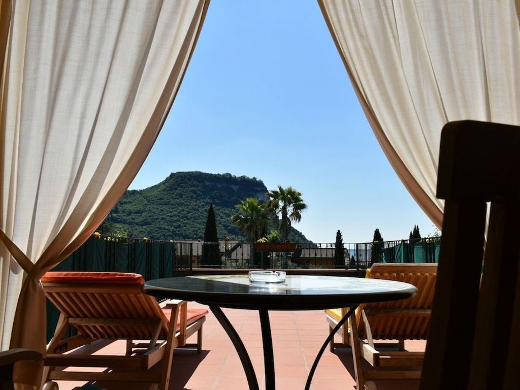Villa Madrina Lovely and Dynamic Hotel