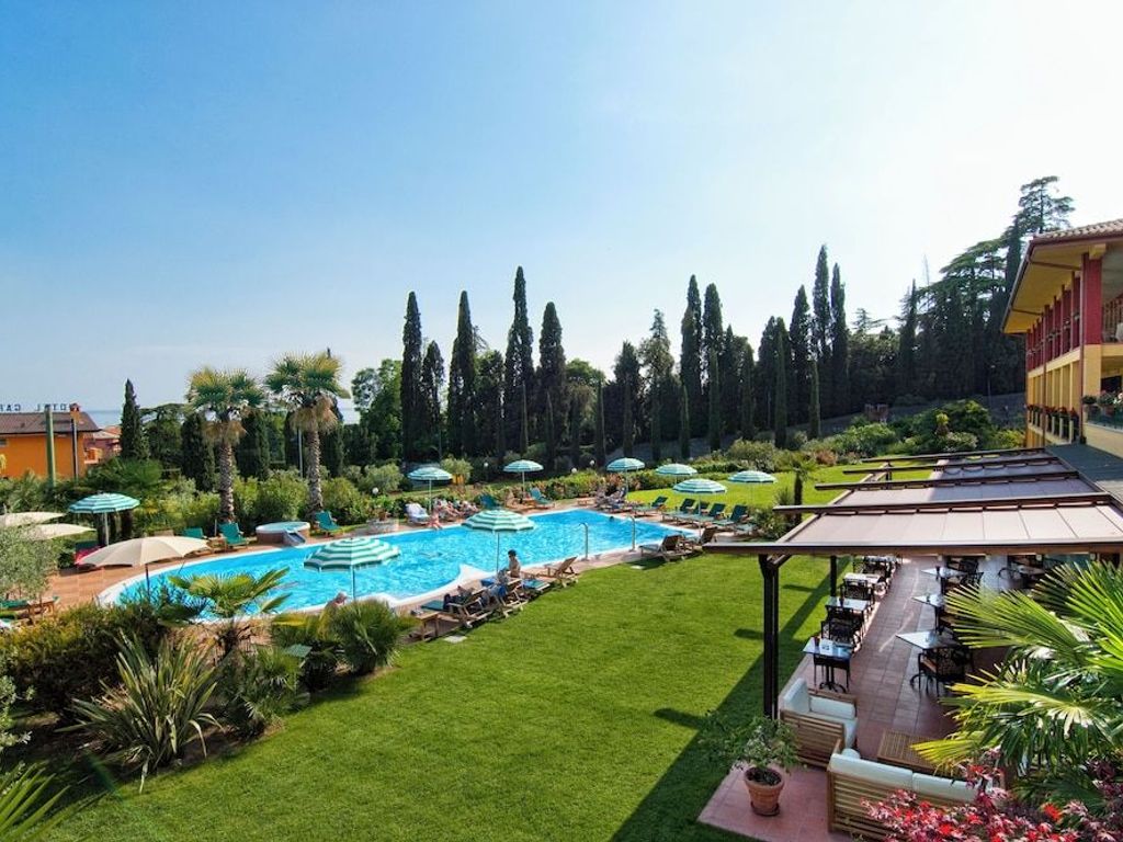 Villa Madrina Lovely and Dynamic Hotel