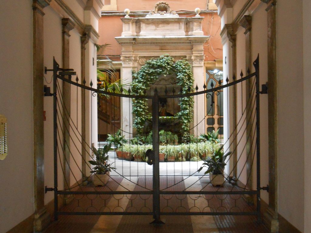 Magnifico Rome Guest House