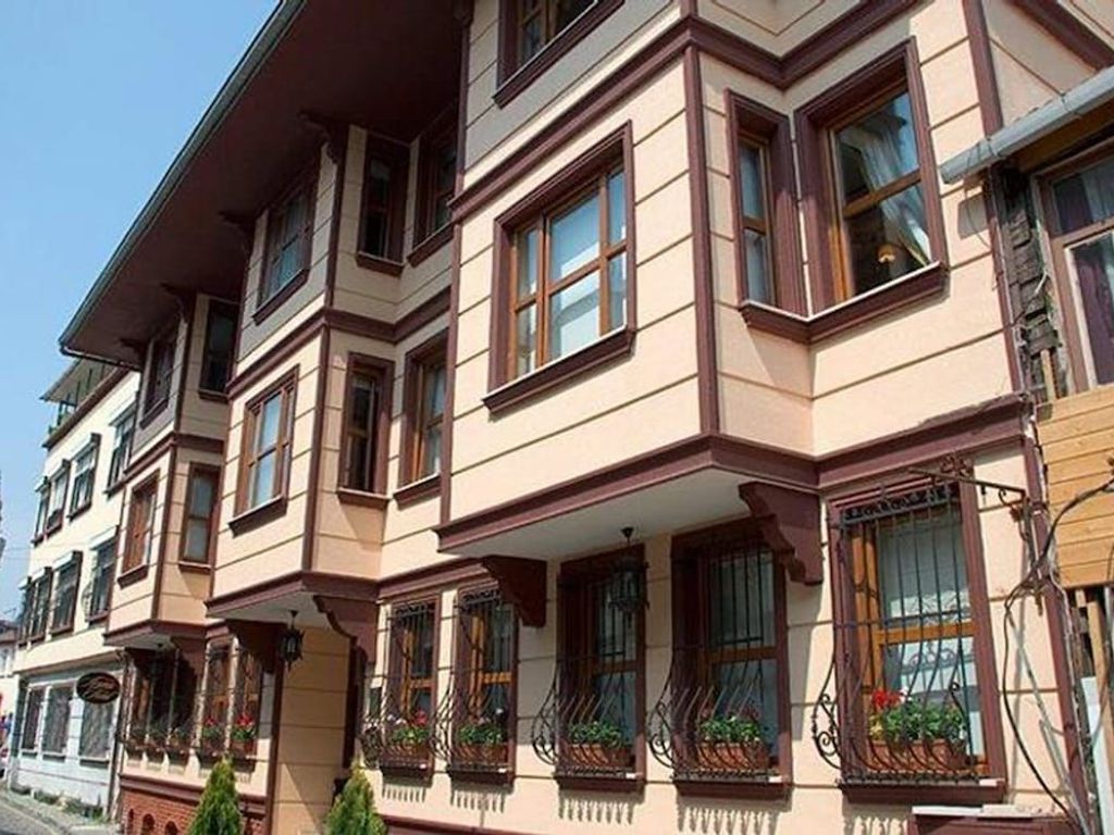 Aruna Hotel
