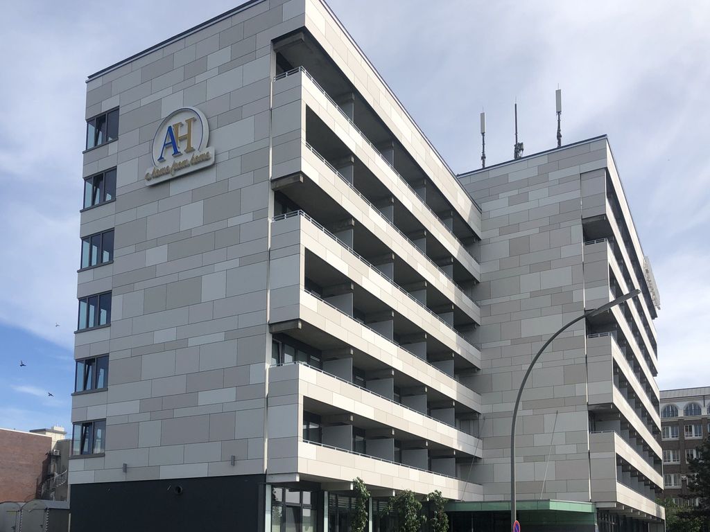 Apartment-Hotel