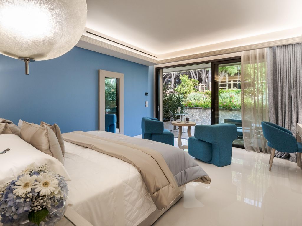 Cala Beach Resort