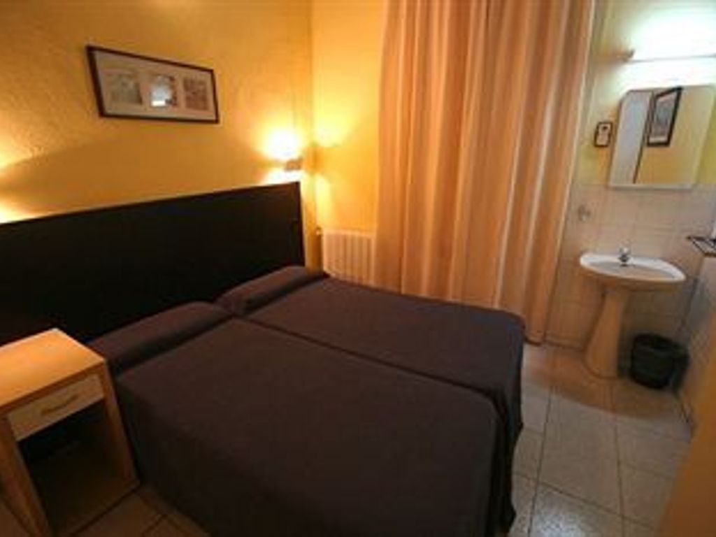 Hostal Baires