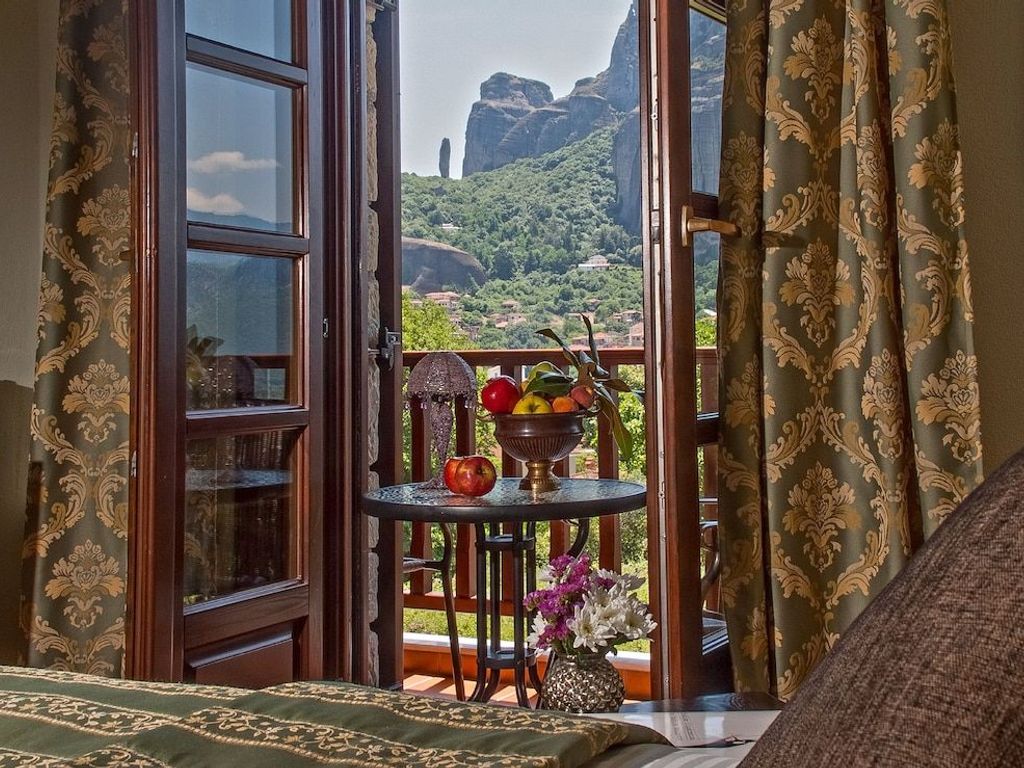 Doupiani House Hotel