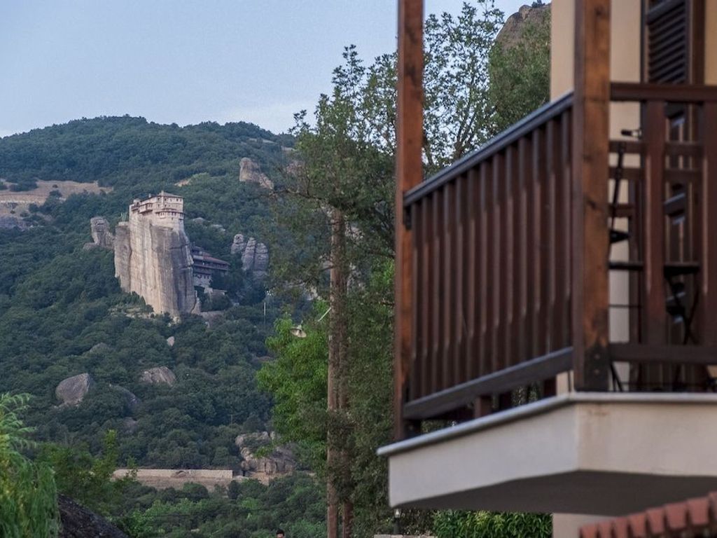Doupiani House Hotel