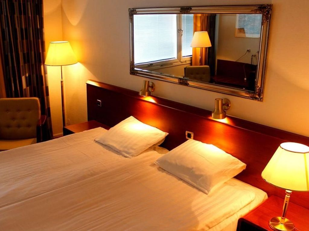 City Hotel