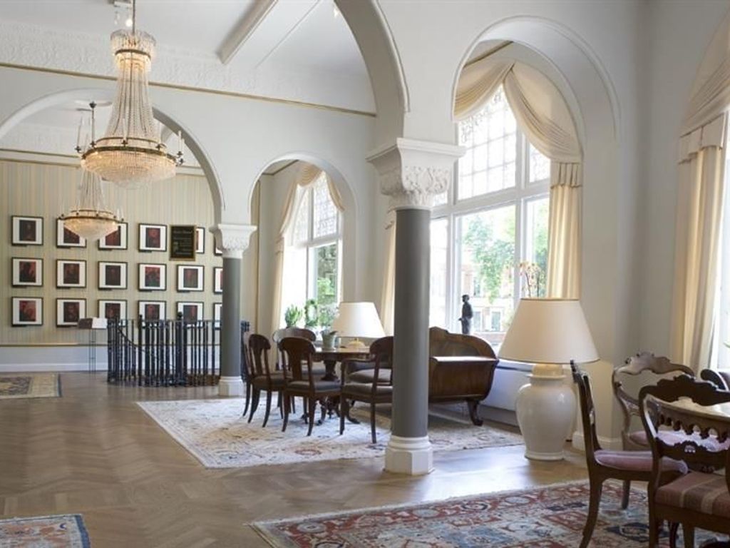 Grand Hotel