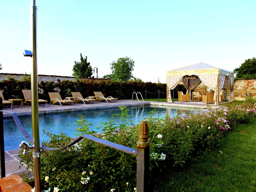 Monastero Cherasco Somaschi Hotel