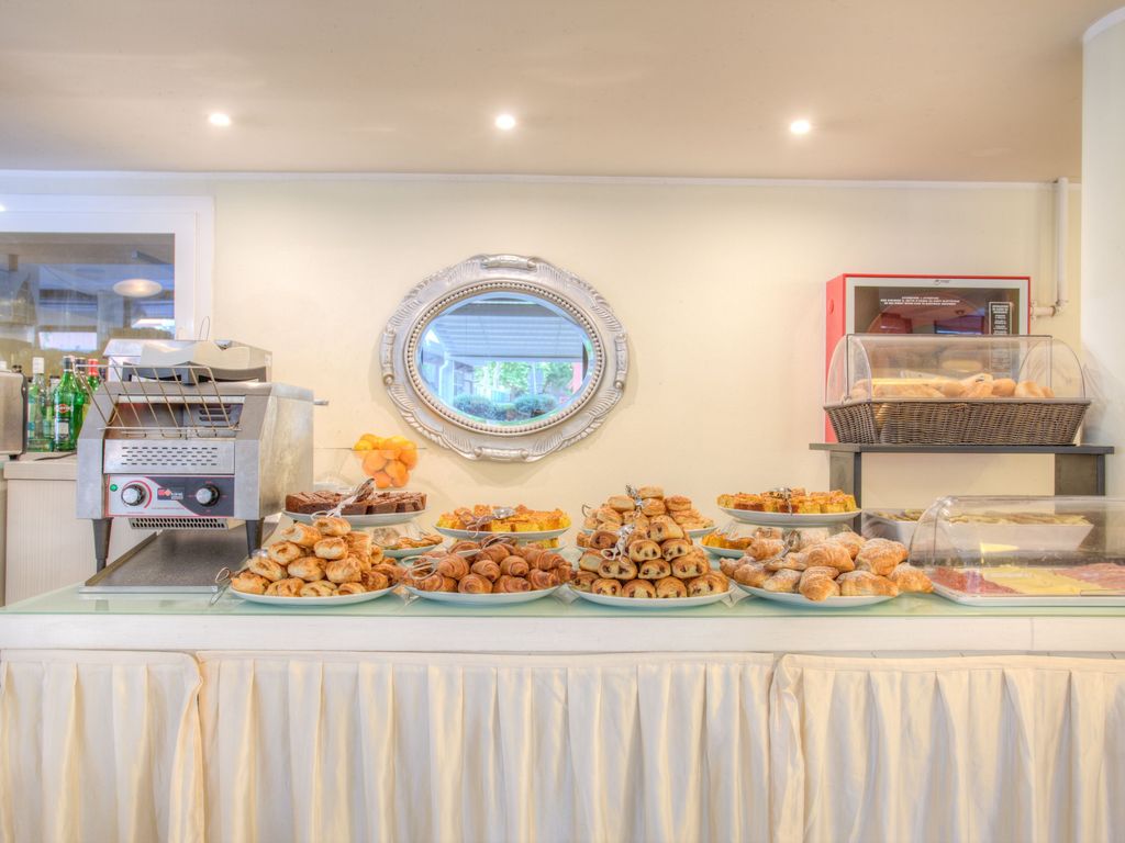 Ferretti Beach Hotel