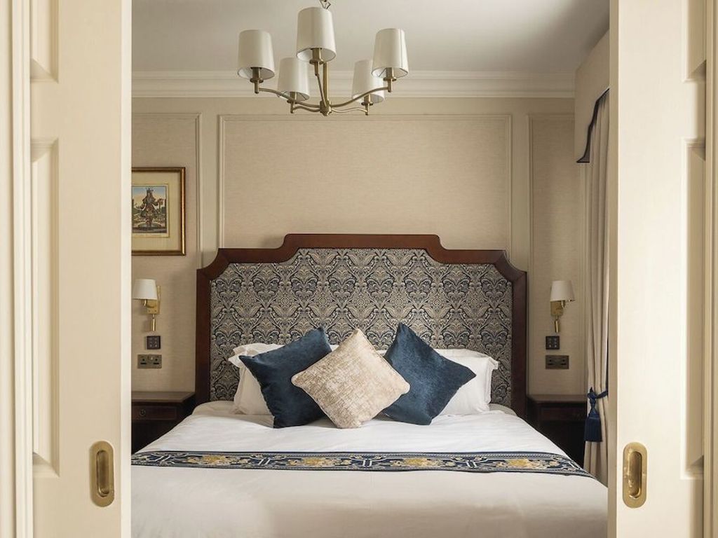 The Leonard Hotel