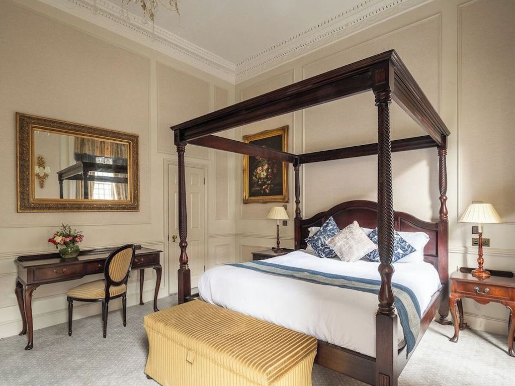 The Leonard Hotel