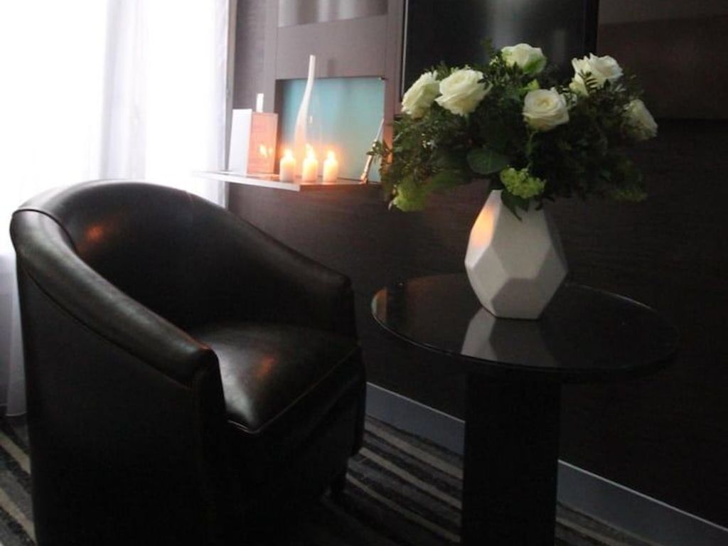 Hotel Lumières Montmartre Paris