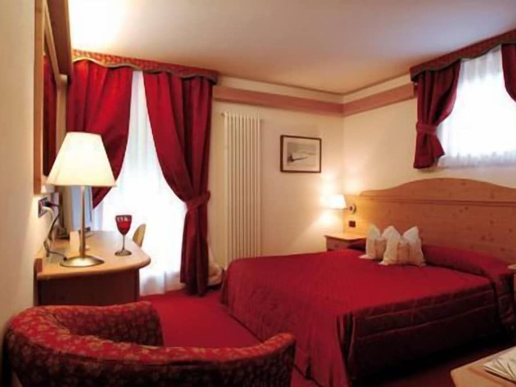 AlpHotel Taller