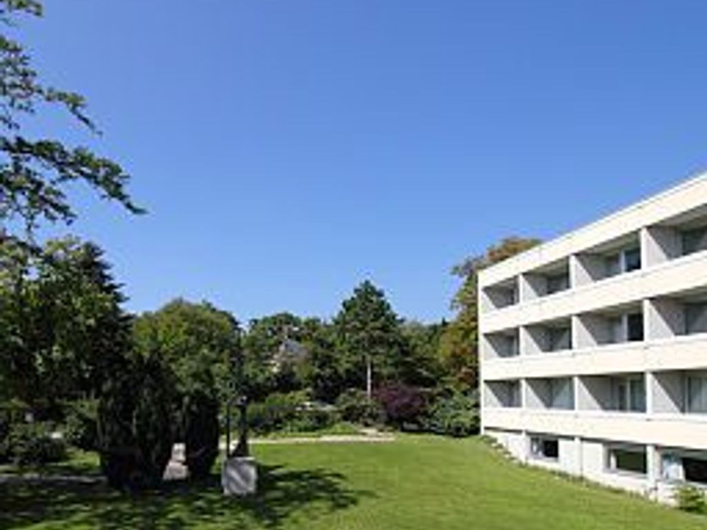College Garden Hotel