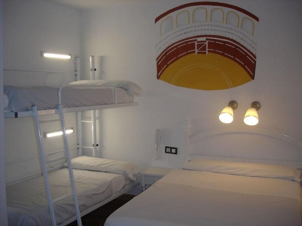 Hostal Arias
