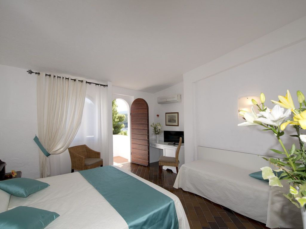 Cala di Mola Hotel Residence