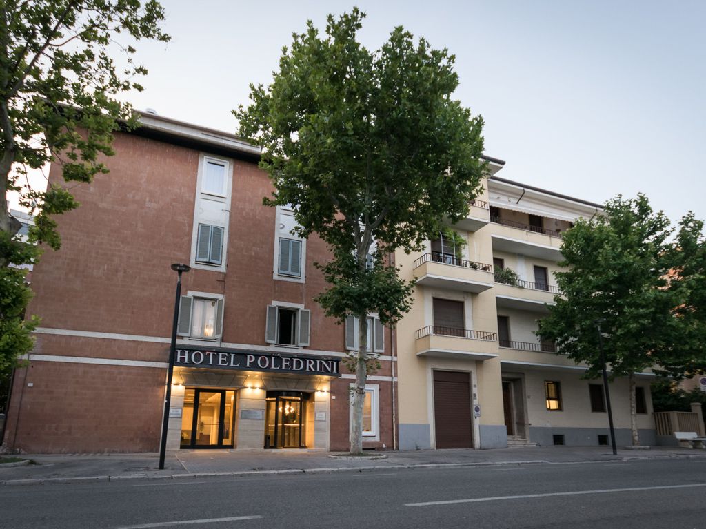 Poledrini Hotel
