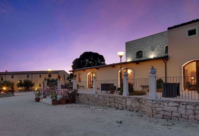 Artemisia Resort Country Hotel