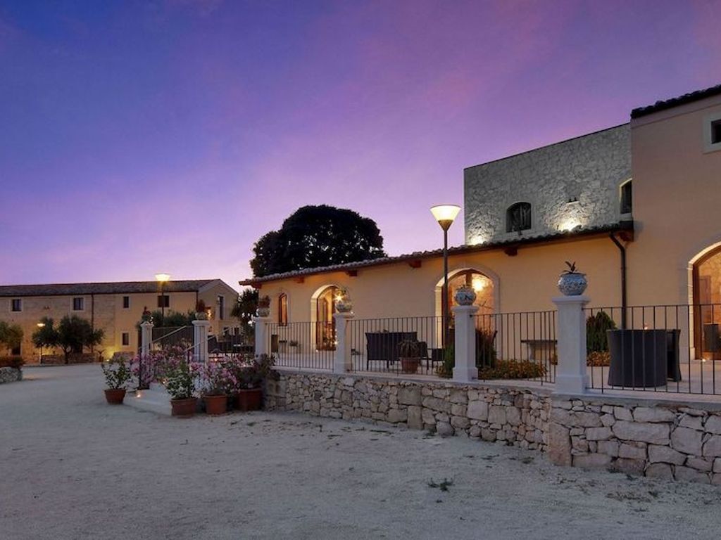 Artemisia Resort Country Hotel