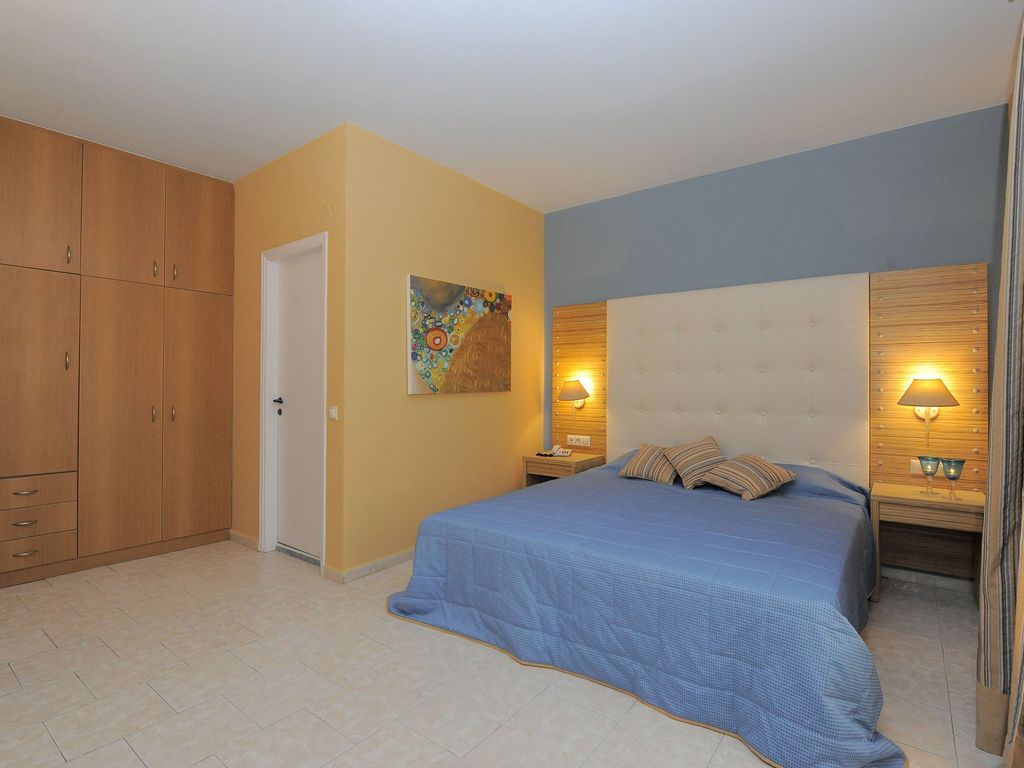 Dolphin Bay Family Beach Resort