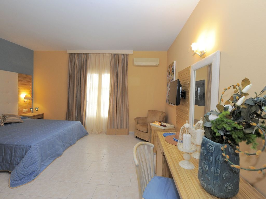 Dolphin Bay Family Beach Resort