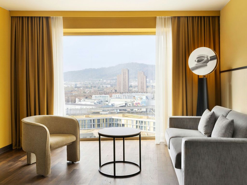 Renaissance Zurich Tower Hotel