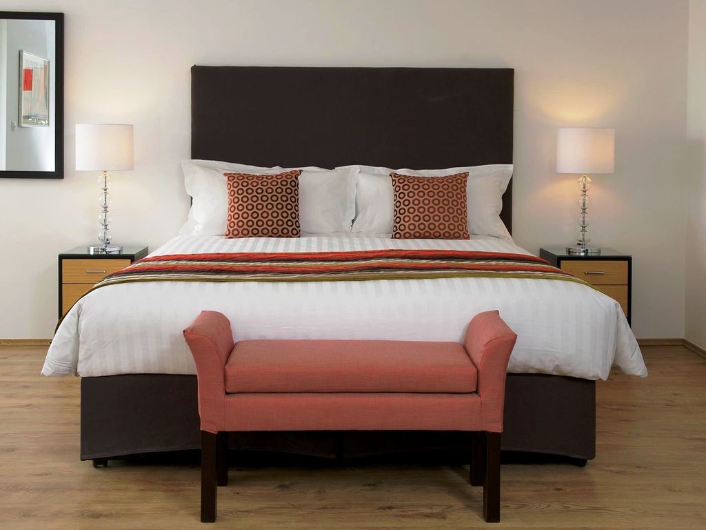 Escala Hotel & Suites