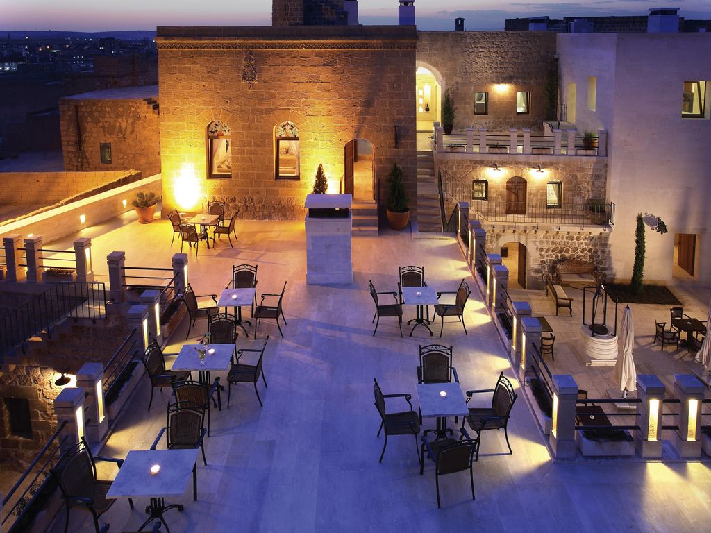 Kasr-ı Nehroz Otel