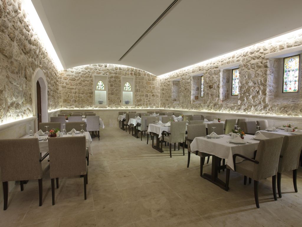 Kasr-ı Nehroz Otel