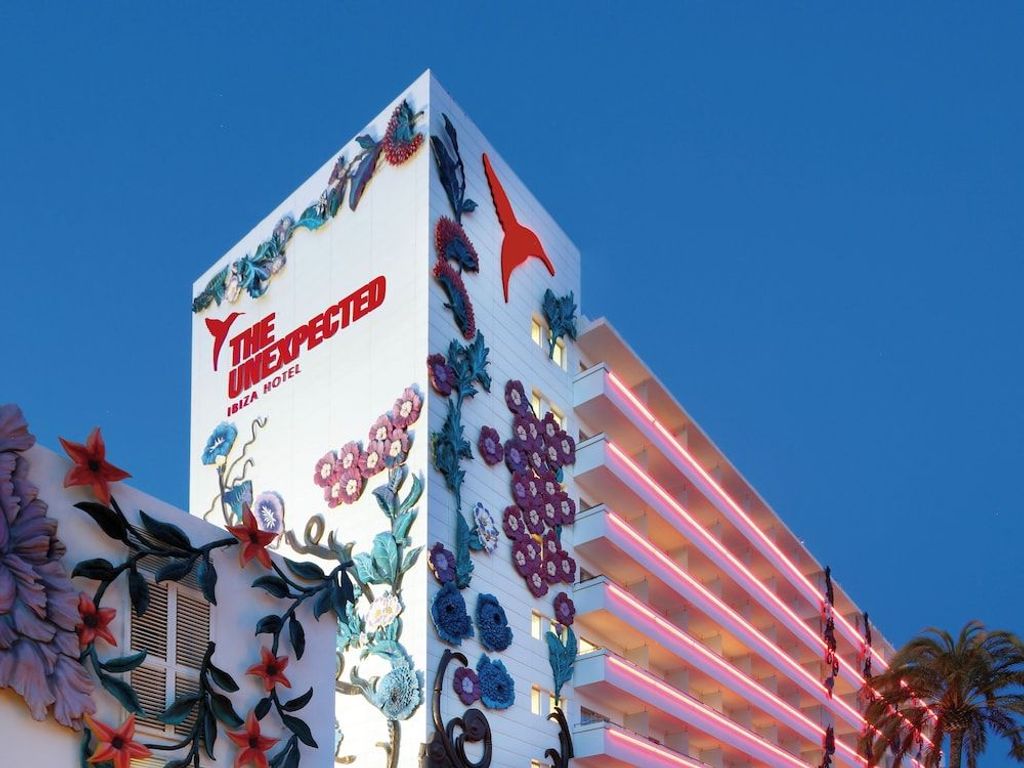 The Unexpected Ibiza Hotel - Ushuaïa Club entrance included