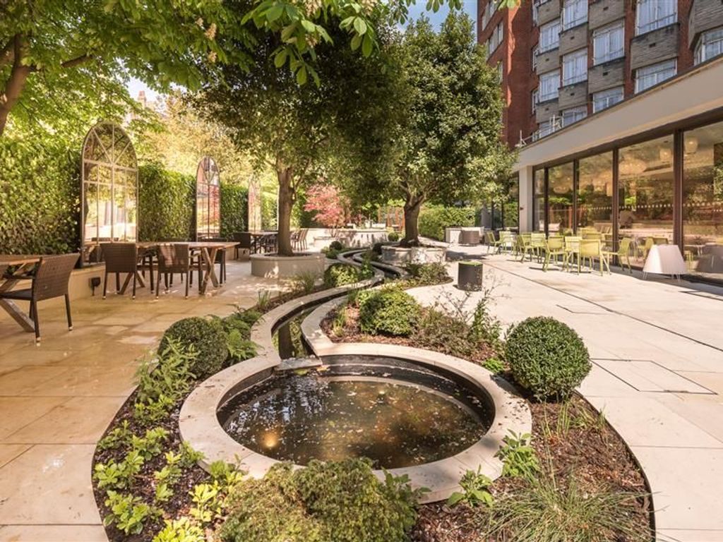 Bedford Hotel