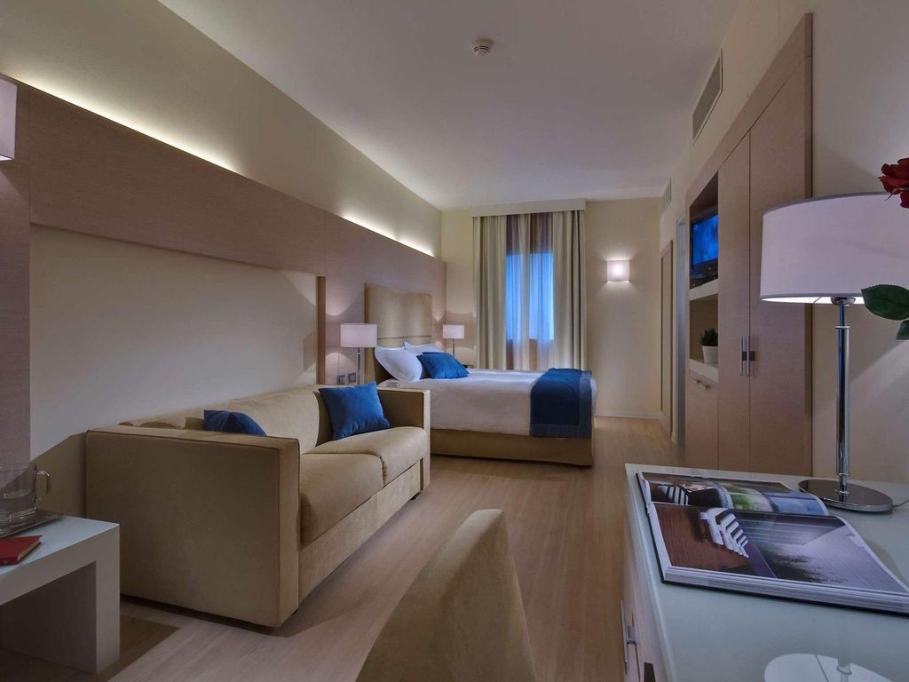 ANNIA PARK HOTEL