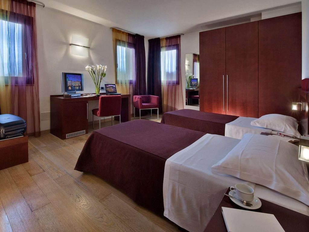 ANNIA PARK HOTEL