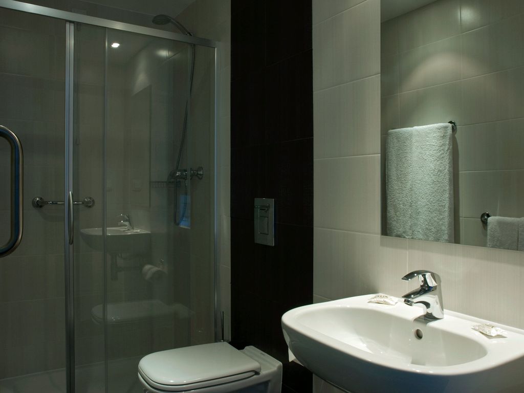 Hotel Genesis