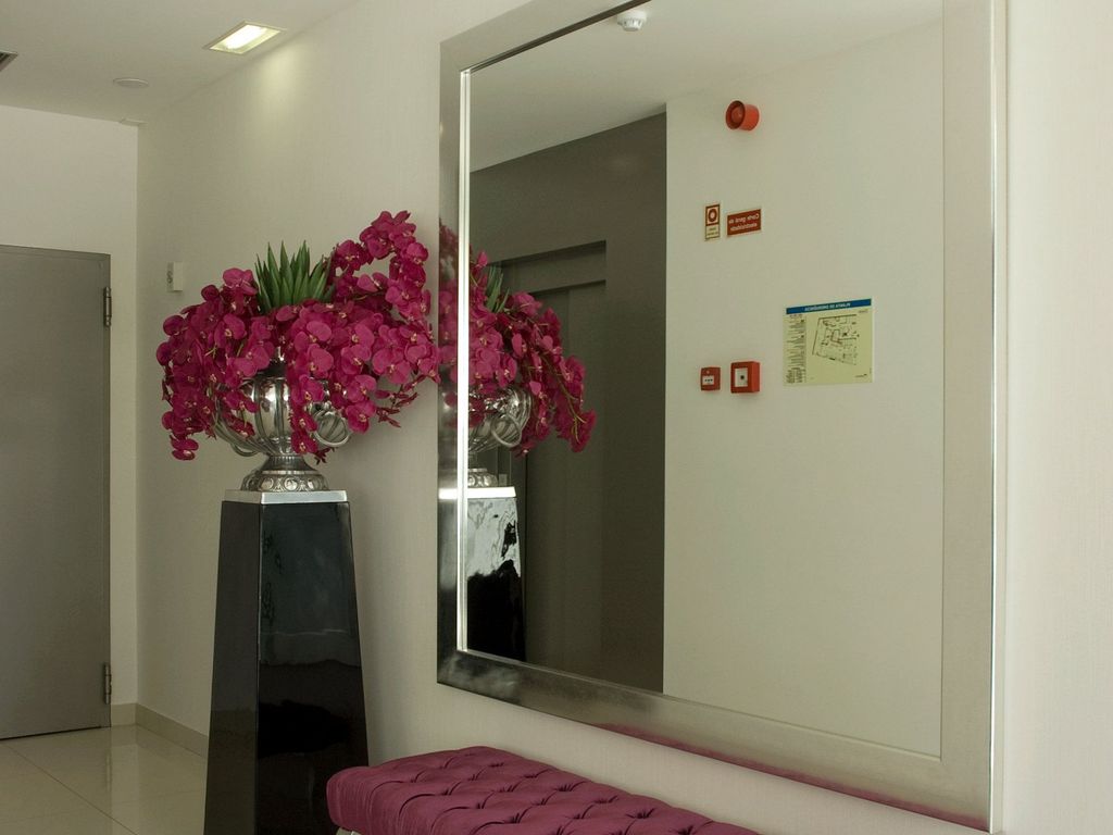 Hotel Genesis