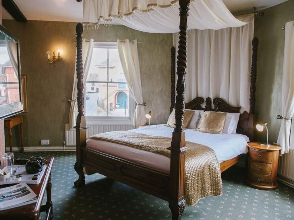The Bull Hotel Restaurant