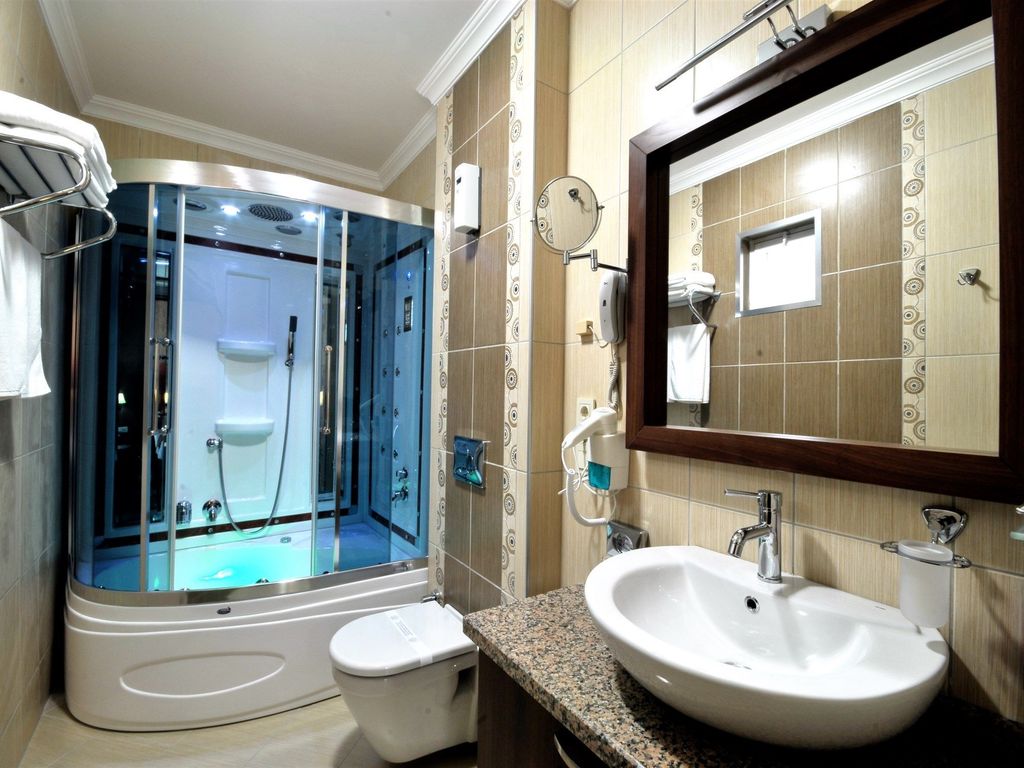 Rhiss Hotel Bostancı