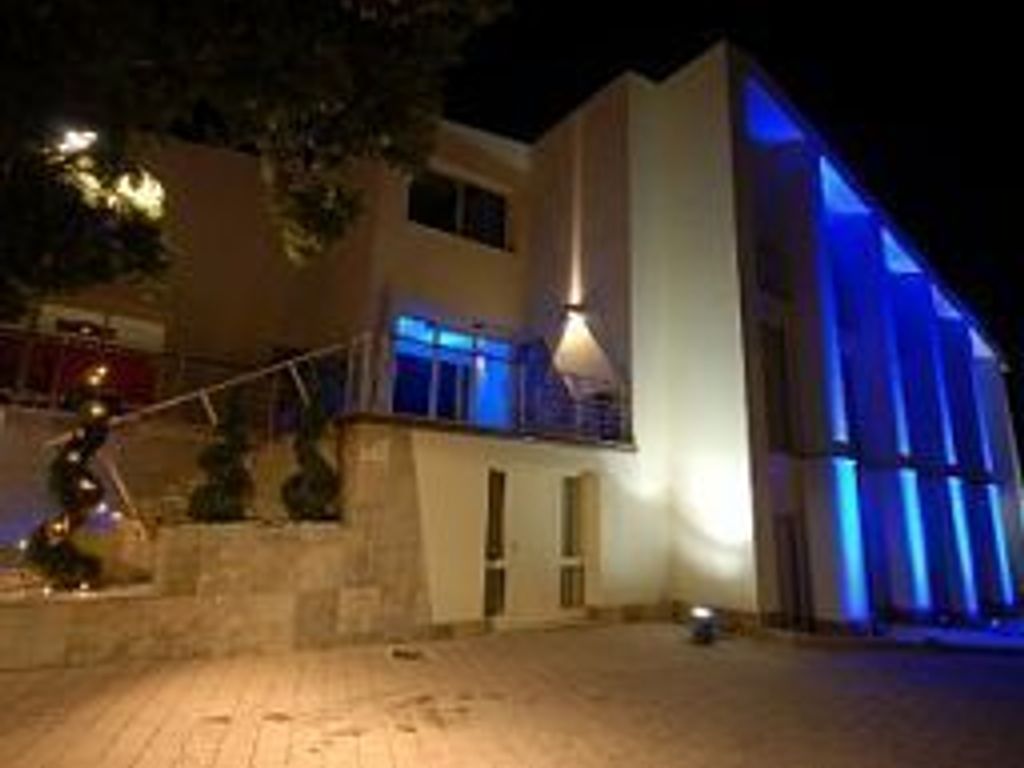 La Villa Resort