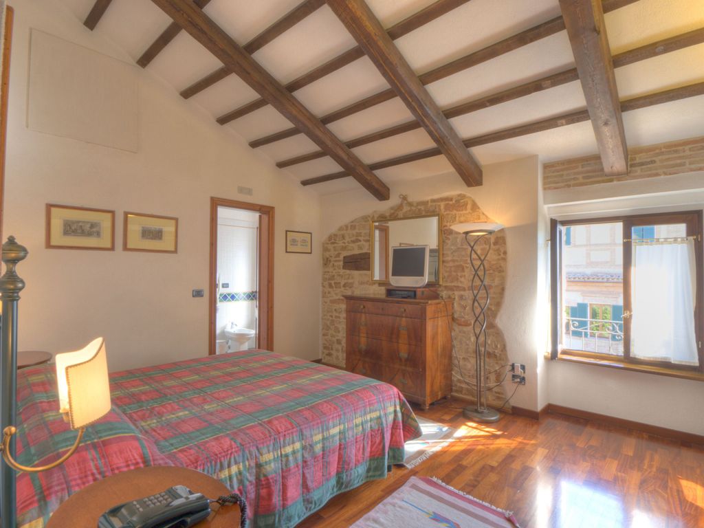 Marchese del Grillo Hotel & Restaurant