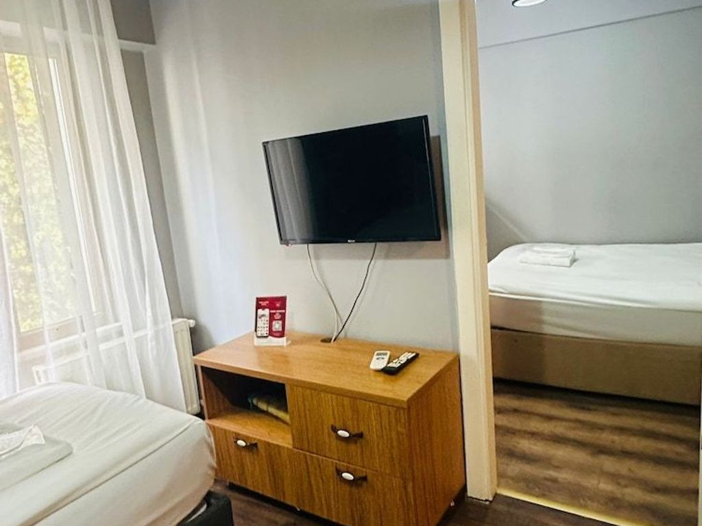 Three Apples Suites and Hotel