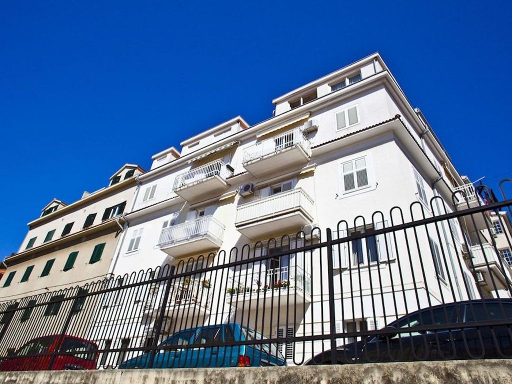 Split Apartments Peric