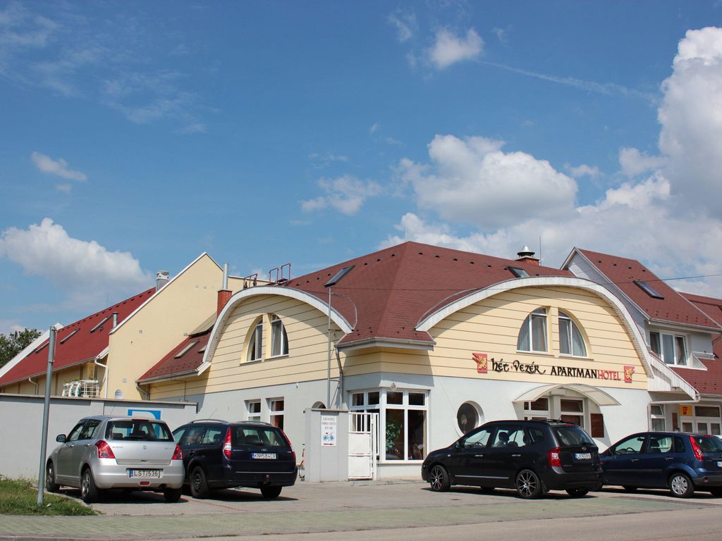 Hét Vezér Apartmanhotel