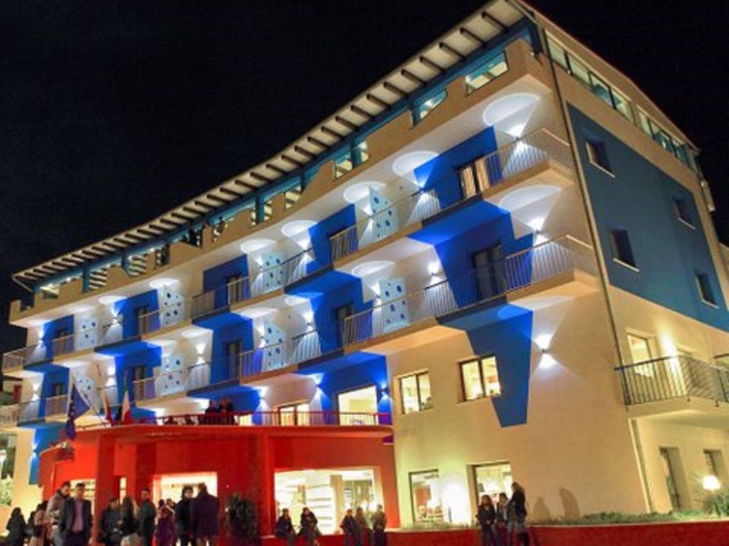 Tus Hotel