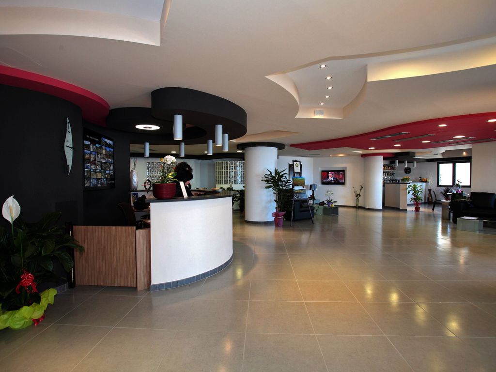 Tus Hotel