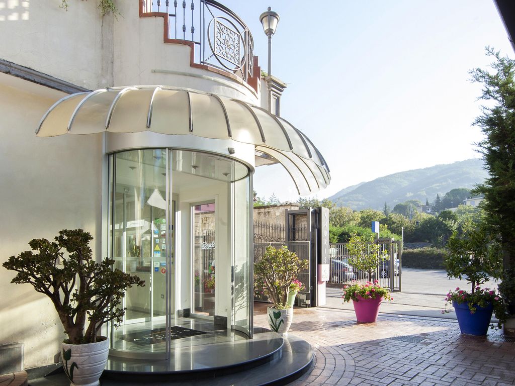Andris Hotel