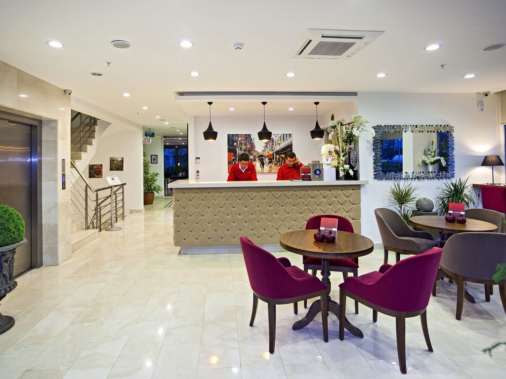 The Room Hotel & Apartments