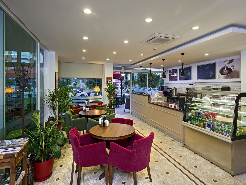 The Room Hotel & Apartments