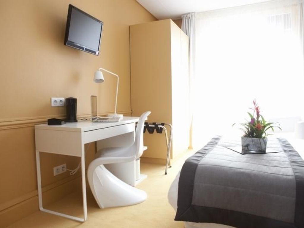 CECYL REIMS